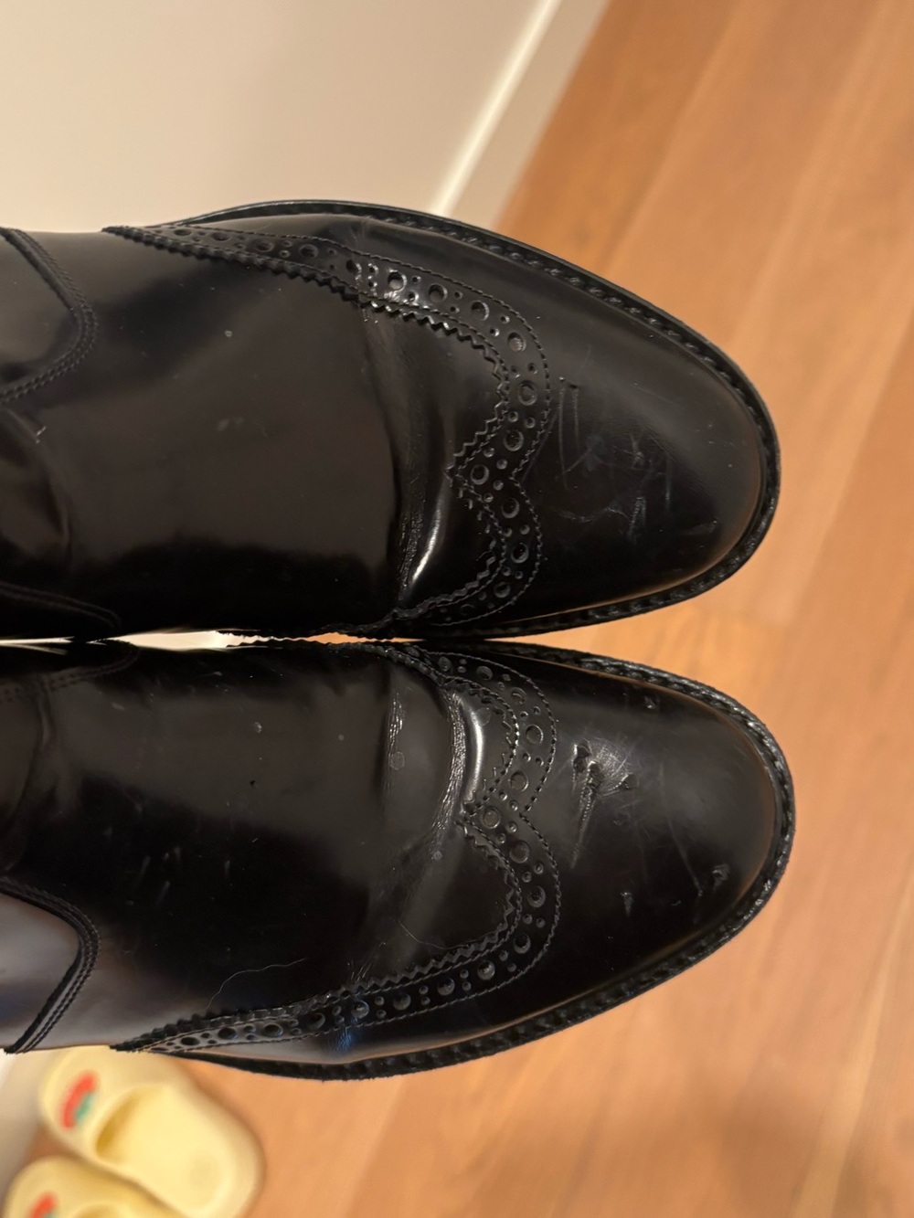 Saint Laurent women’s Ceril Chelsea boots in Nero. AW20 collection. Retail $1100 - Picture 3 of 4